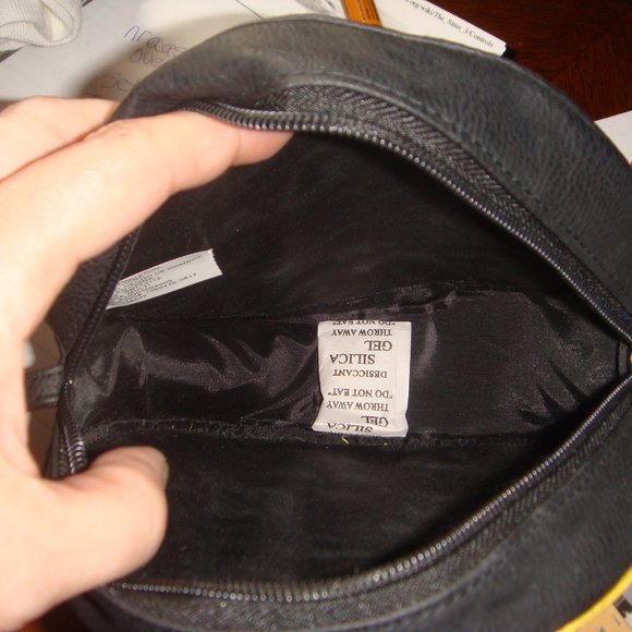 Emoji Smiley Face Crossbody Purse - Picture 6 of 7